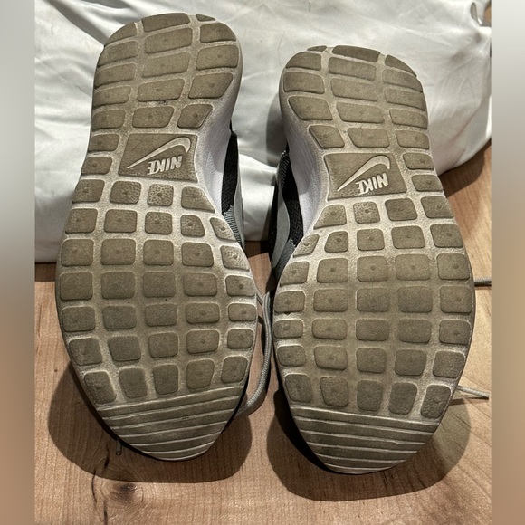 Shades of grey camo running shoes - Picture 8 of 9